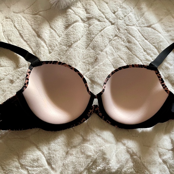 Victoria's Secret Very Sexy Shine Strap Demi Bra - Picture 6 of 6